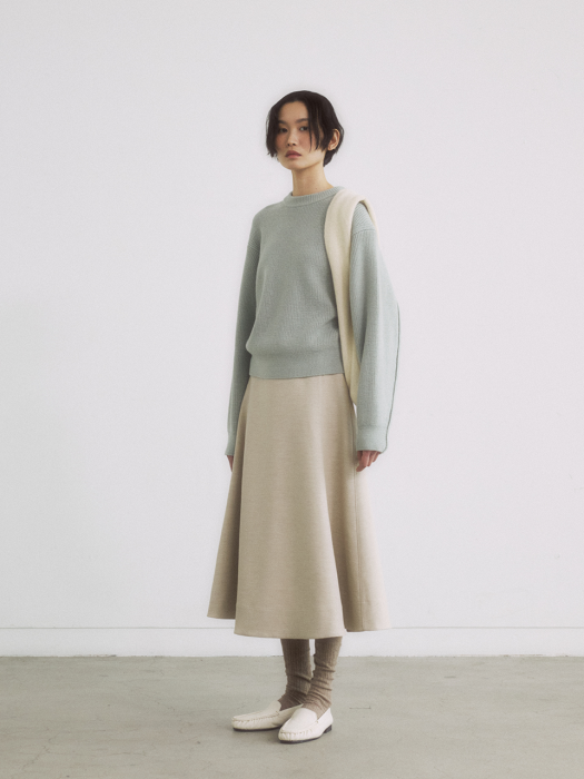 SMOKE GREEN OVERSIZE LINE POINTED KNIT TOP