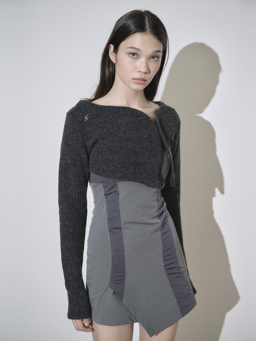 SIDE BUTTON  CROP CARDIGAN [CHARCOAL]