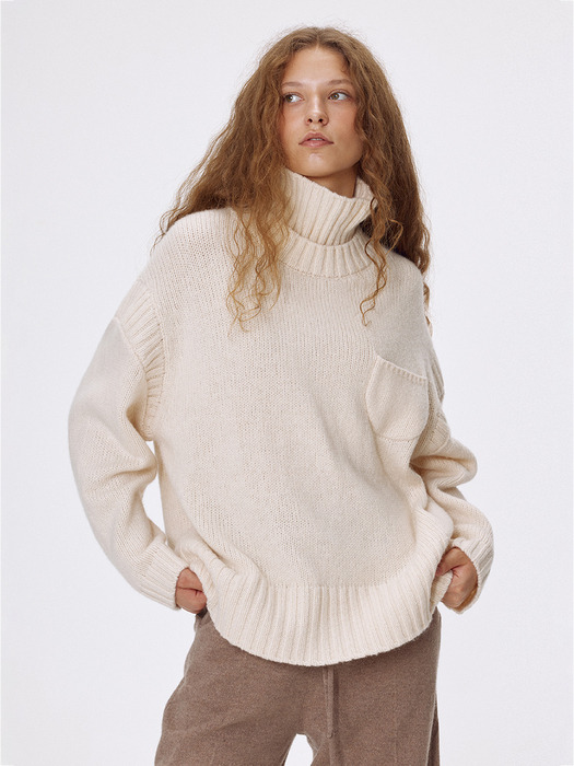 Bulky wool layered turtle neck pullover_Ivory