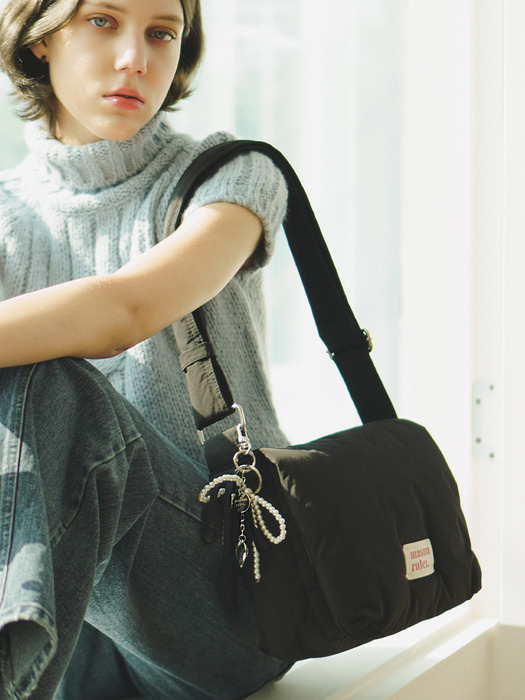 Plumpy daily cross bag _ Black