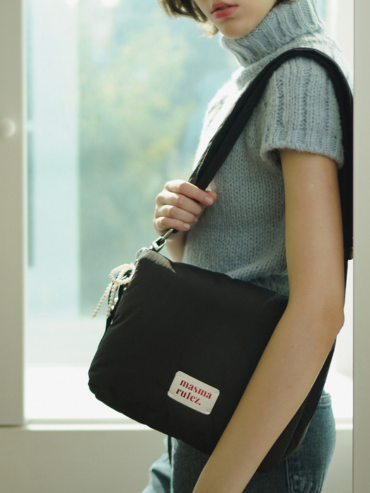 Plumpy daily cross bag _ Black