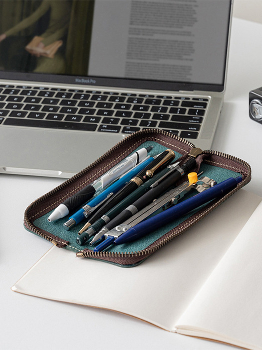 5502 Square Pen Pouch