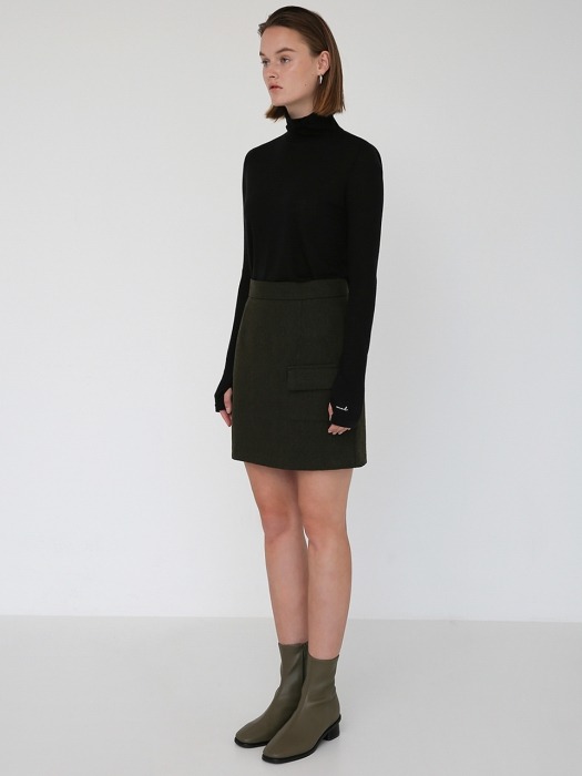 WOOL BLENDED TURTLENECK TOP - BLACK