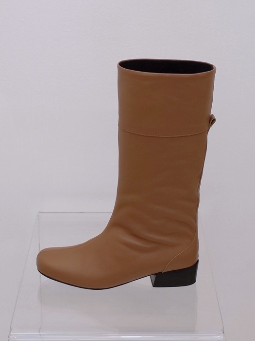 Classical riding boots Camel