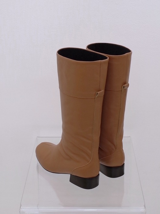 Classical riding boots Camel