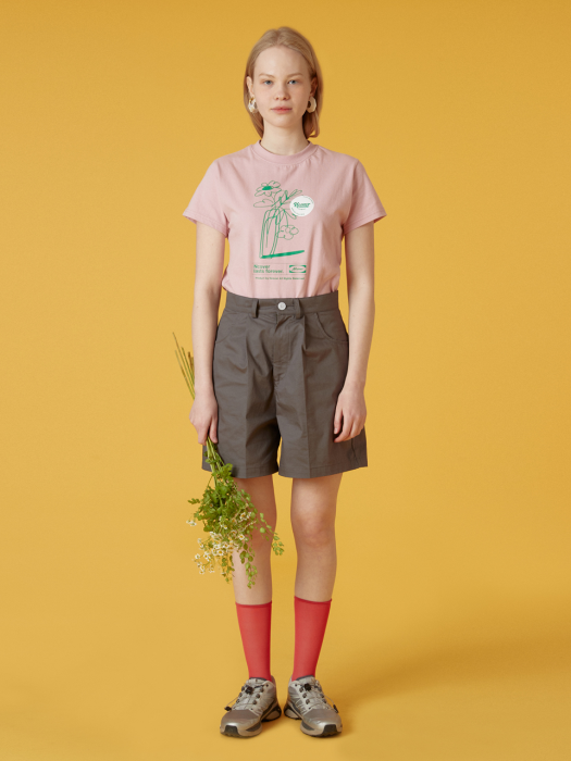 Flower vase tshirt-pink