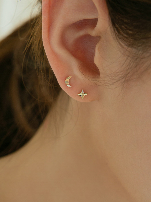 14k gold cutting star earrings (14K 골드)