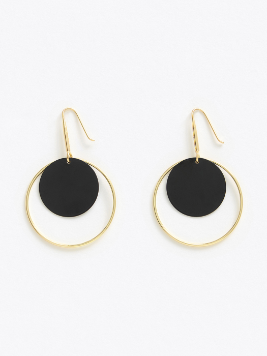 Black plaque hoop earrings_B206AIW005BK