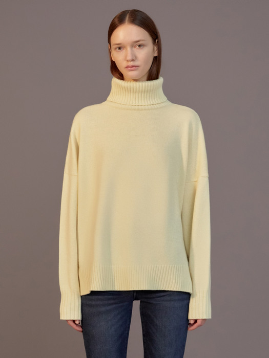 FW20 Cashmere-blend high-neck knit yellow
