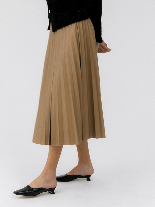 Fake leather Pleats Skirt_Brown