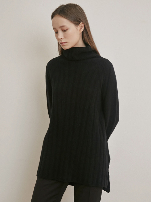 CABLE KNIT TURTLE NECK SWEATER [BLACK] [IVORY]