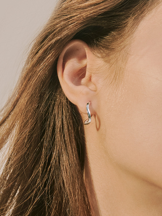 CURVE ONE TOUCH EARRING