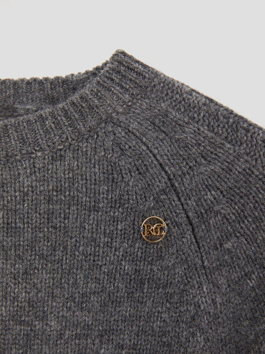 SIGNATURE ROUND-NECK KNIT (CHARCOAL)