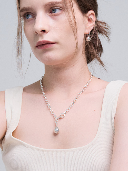 볼 펜던트 실버 체인 목걸이 (ball pendant silver necklace)