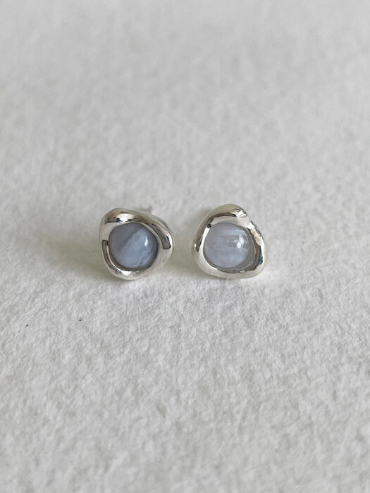 tiny gemstone earring (4 colors)