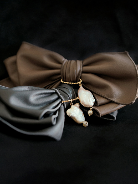 Baroque Pearl Leather Ribbon Hairpin