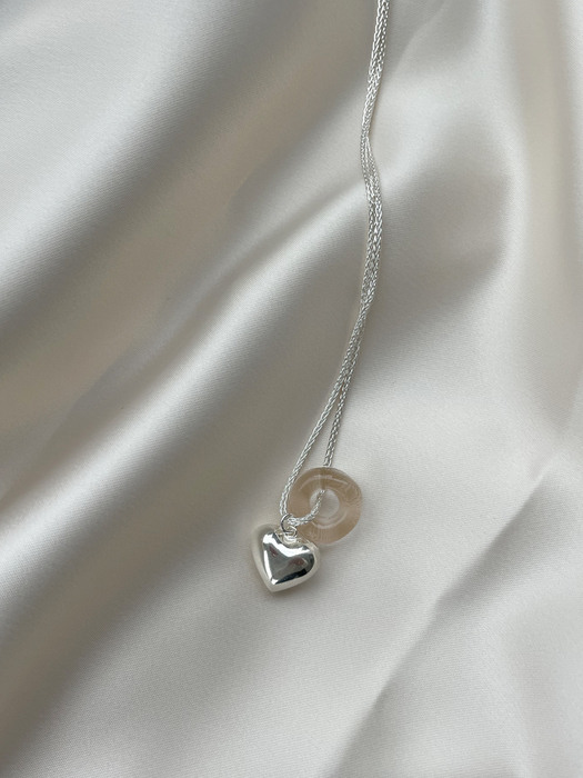 HEART GLASS NECKLACE
