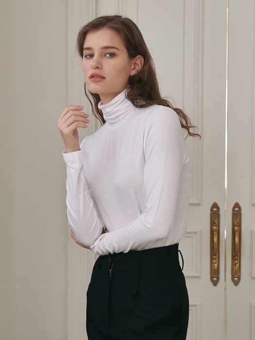 Slim Fit Turtleneck T-Shirt - White