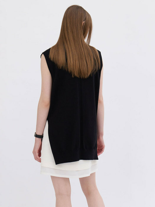 23 Spring_ Black Knit Vest