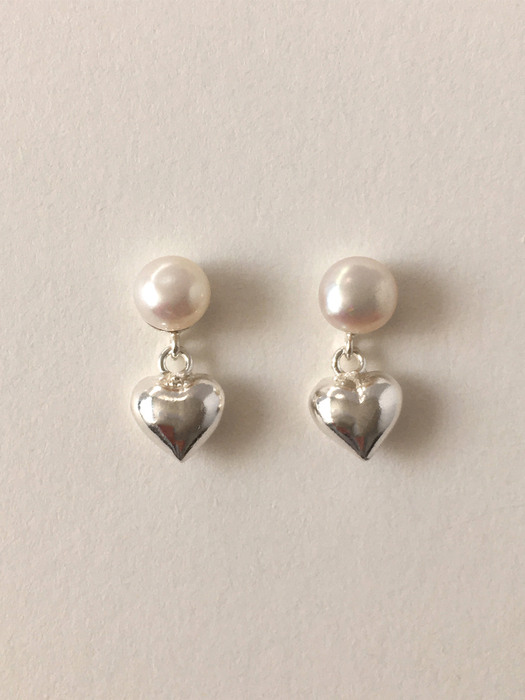 pearl heart earring
