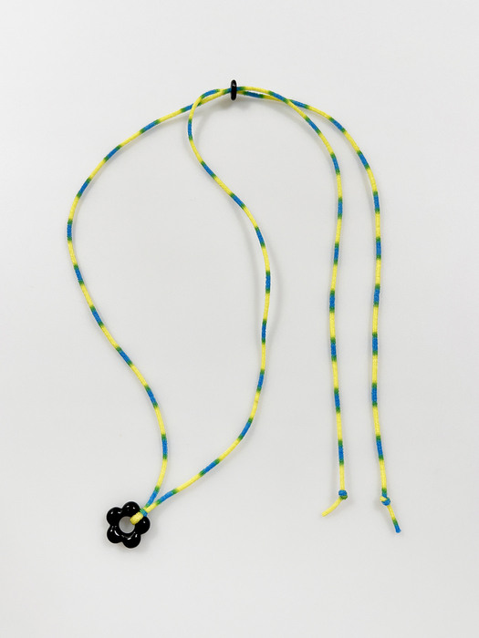 [단독] Black Flower Pop String Necklace