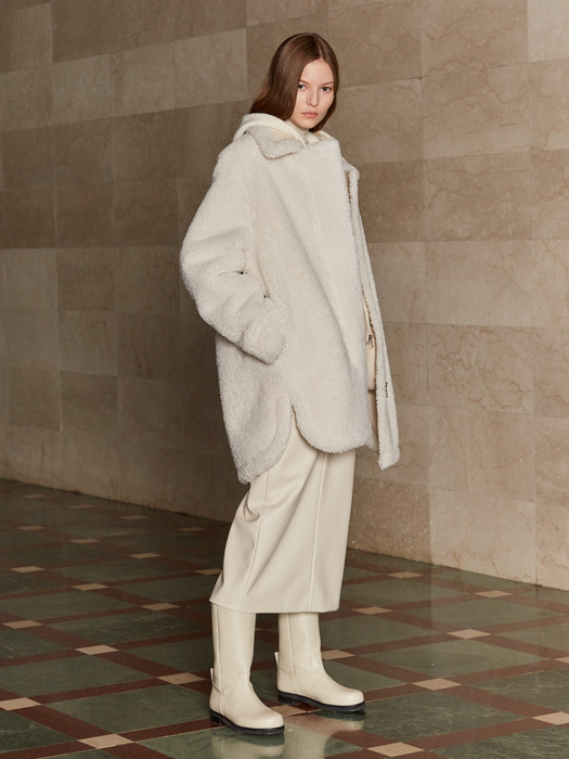 NU MOUTON Faux-Shearing Reversible MIDDLE Mustang Coat_Ecru Ivory