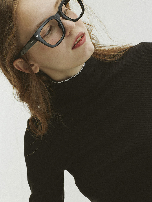 Picot Stitch Ribbed Turtleneck T-Shirt_Black