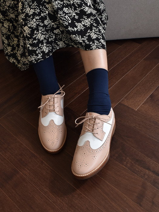 Two-tone lovely wingtip oxford - skin pink