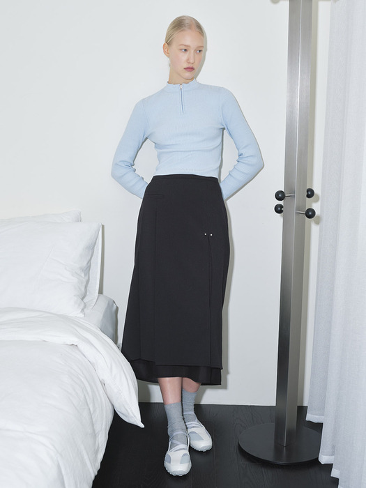 Pleats Skirt in Black VW4SS124-10