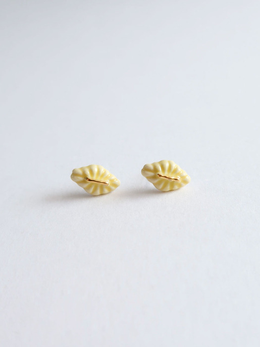 Diamond flower earring [yellow]