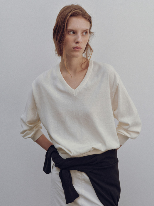 Pipley v-neck pullover (Ivory)