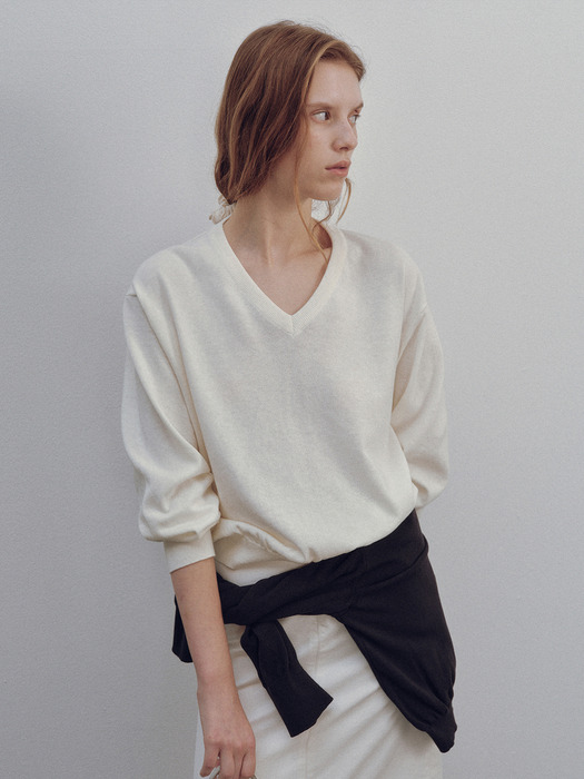 Pipley v-neck pullover (Ivory)