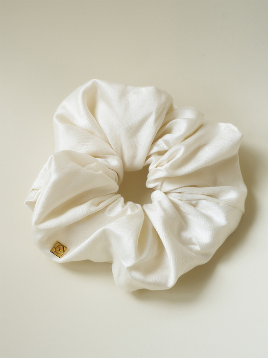 Silk Scrunchie White