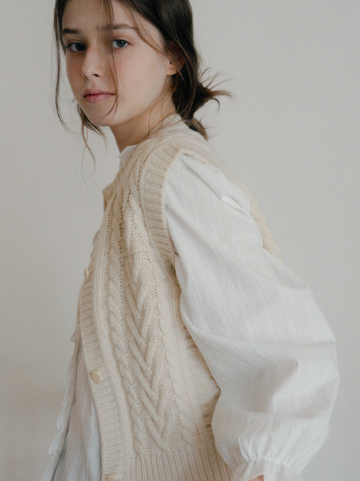 Cable Round Knit Vest_2 Colors