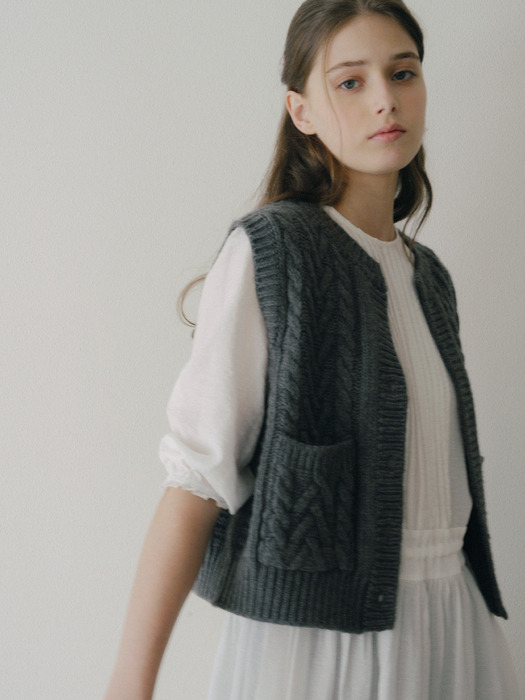 Cable Round Knit Vest_2 Colors