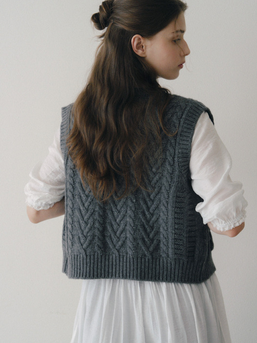 Cable Round Knit Vest_2 Colors