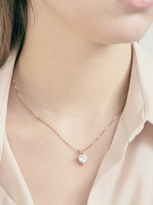 NC8851_Clear Heart Stone Necklace