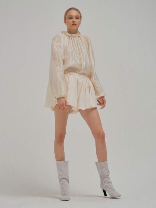 NEAL Pleated Short Pants Ivory