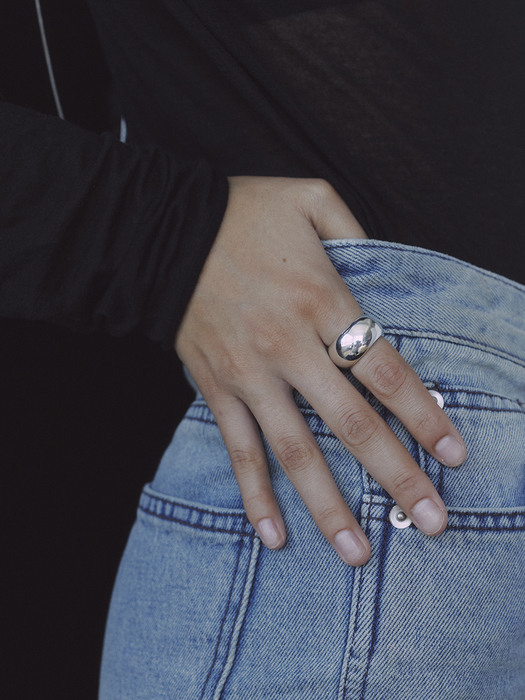 Curved Bold Ring