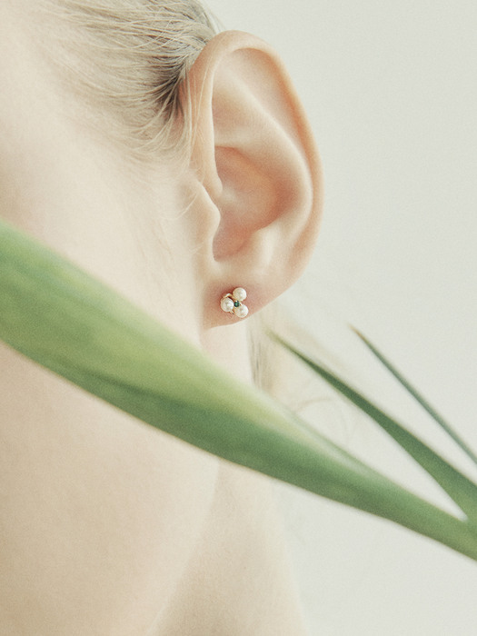 [단독] 14k gold Emerald 3 pearl earrings (14k 골드) b03