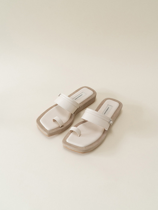 [ESSENTIAL] Mini Buckle Sandals Cream