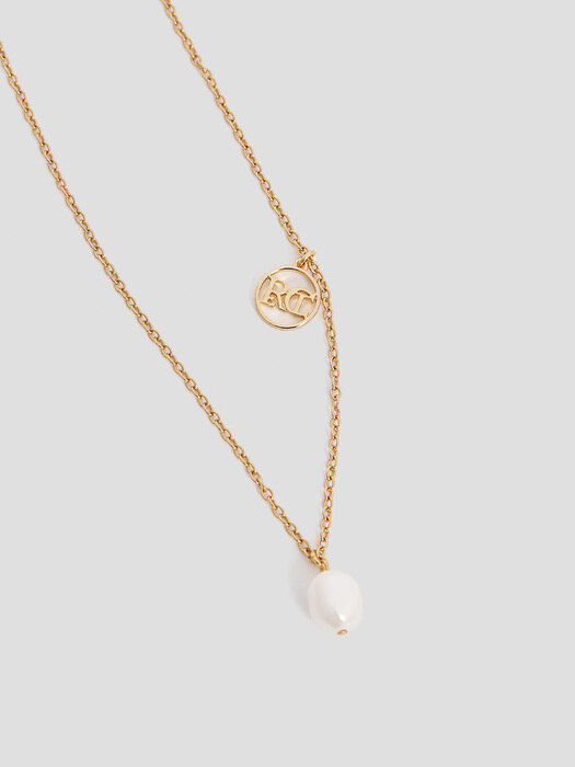 RC PENDANT WITH SMALL PEARL CHAIN NECKLACE (GOLD)