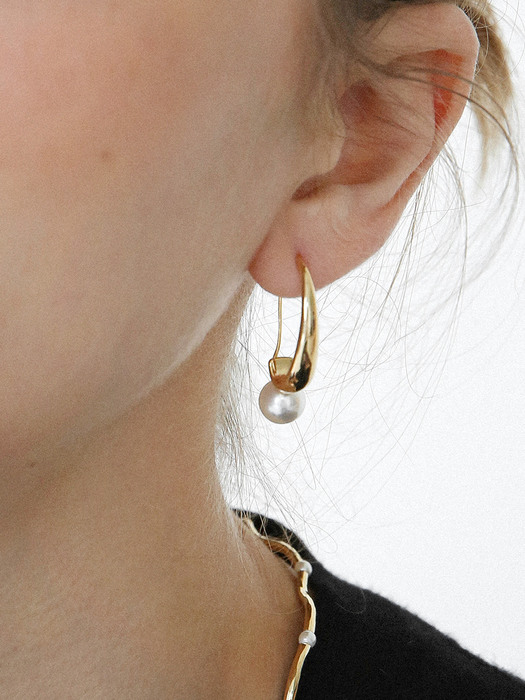 pearl point hoop earring E037