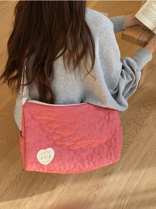 QUILTED DUFFLE BAG - RASPBERRY