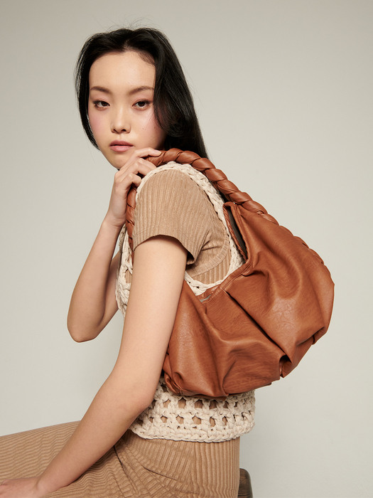 BRAID LEATHER BAG (BROWN)