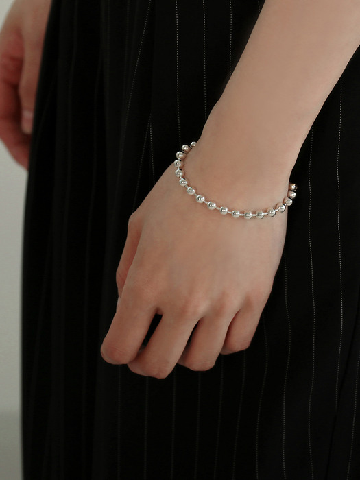 The ball silver bracelet