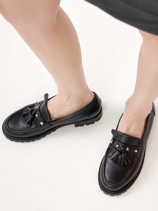 La Tasse Tassel Studs Loafers Black