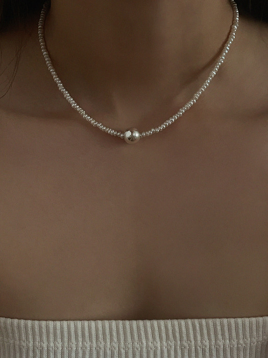 CORSO PEARL NECKLACE