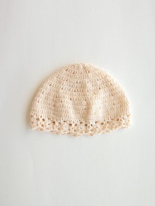 Handmade crochet knitted beanie (Ivory)