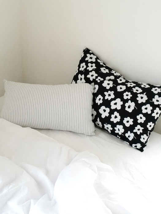 Reverse flower pillow cover